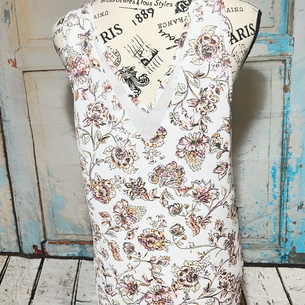 ⭐️3 for $11 ⭐️5 for $15⭐️ women's sleeveless top from Maurices